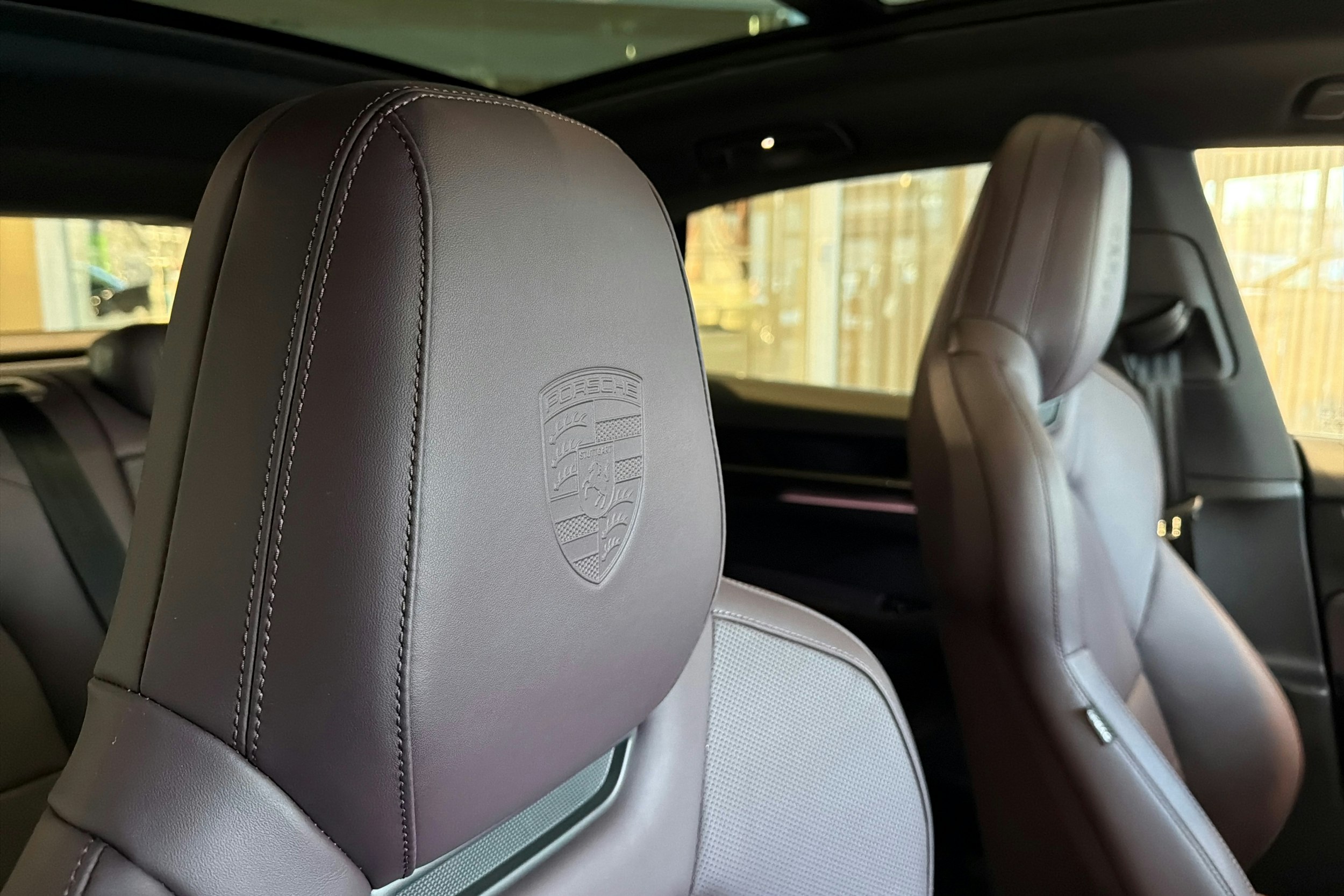 met. musta Porsche Macan 2026 kuva 14.