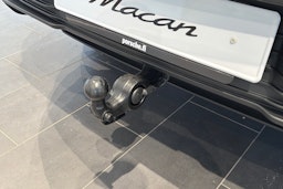 met. musta Porsche Macan 2026 kuva 16.