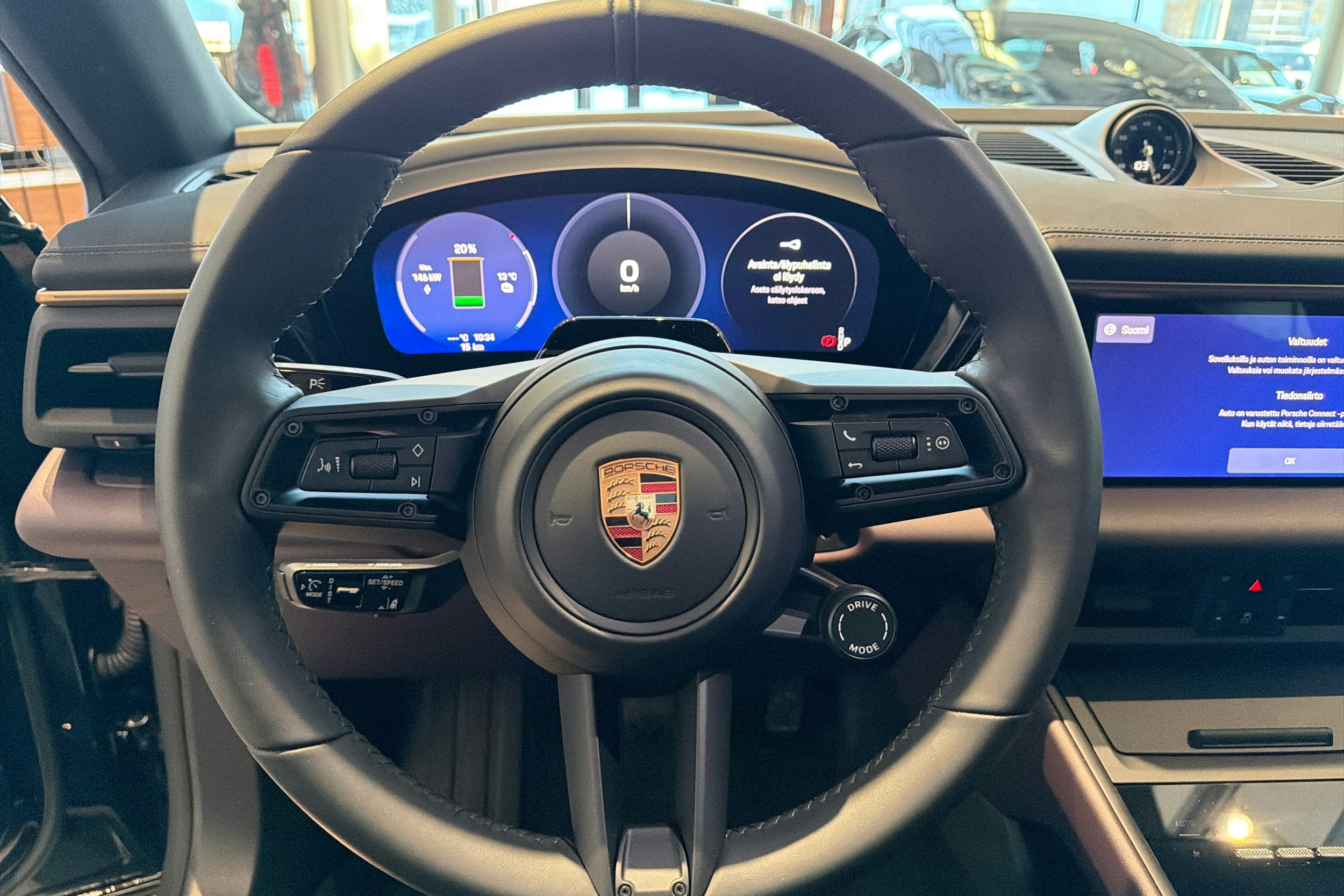 met. musta Porsche Macan 2026 kuva 21.