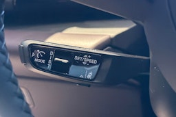 met. musta Porsche Macan 2026 kuva 25.