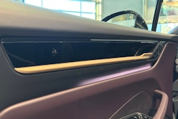 met. musta Porsche Macan 2026 kuva 27.