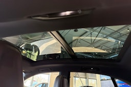 met. musta Porsche Macan 2026 kuva 30.