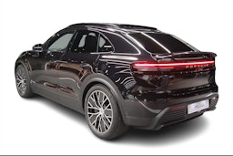 musta Porsche Macan 2026 kuva 2.