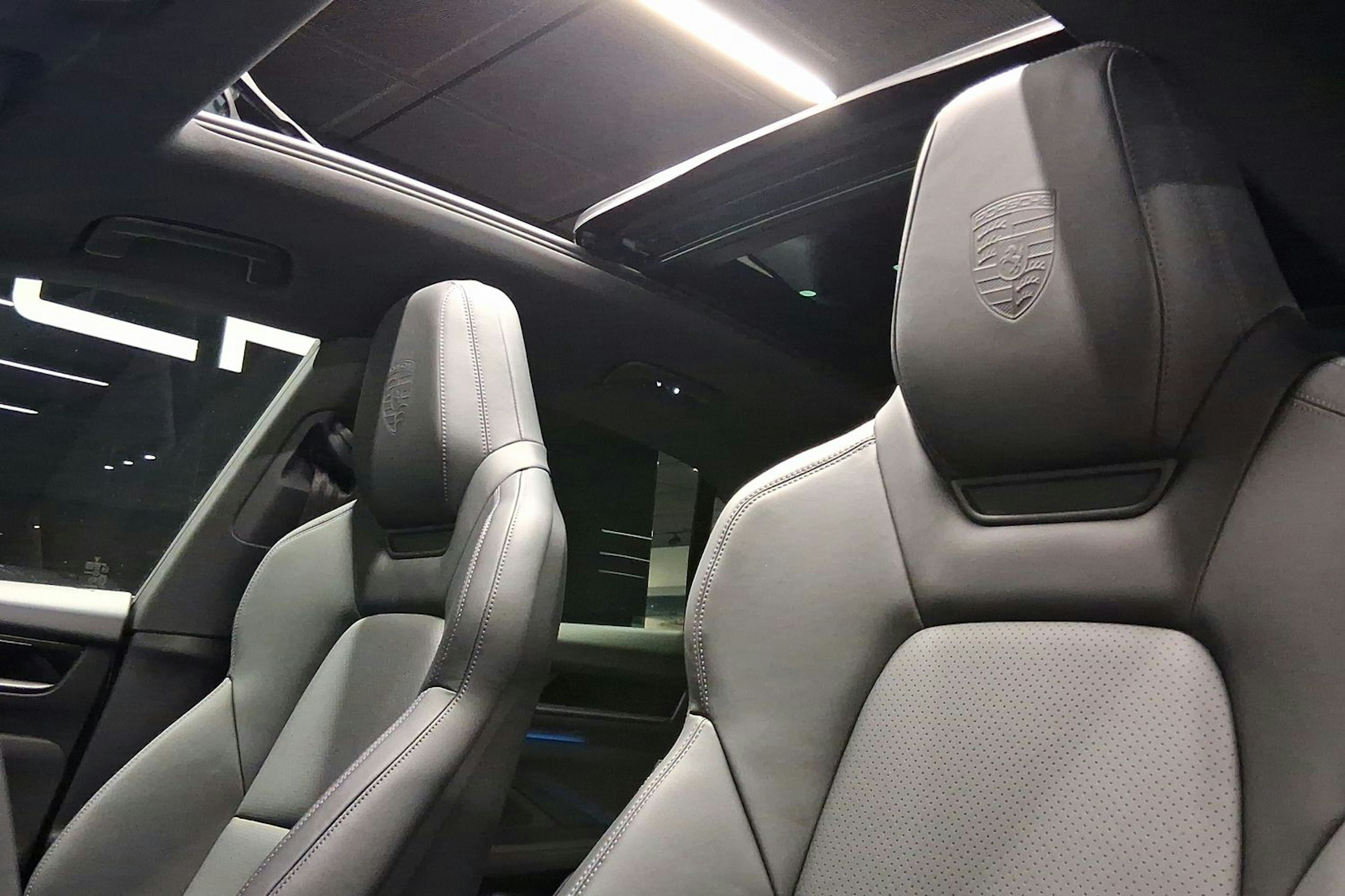 musta Porsche Macan 2026 kuva 13.