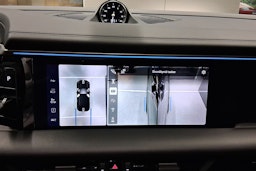 musta Porsche Macan 2026 kuva 16.