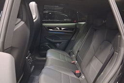 musta Porsche Macan 2026 kuva 18.