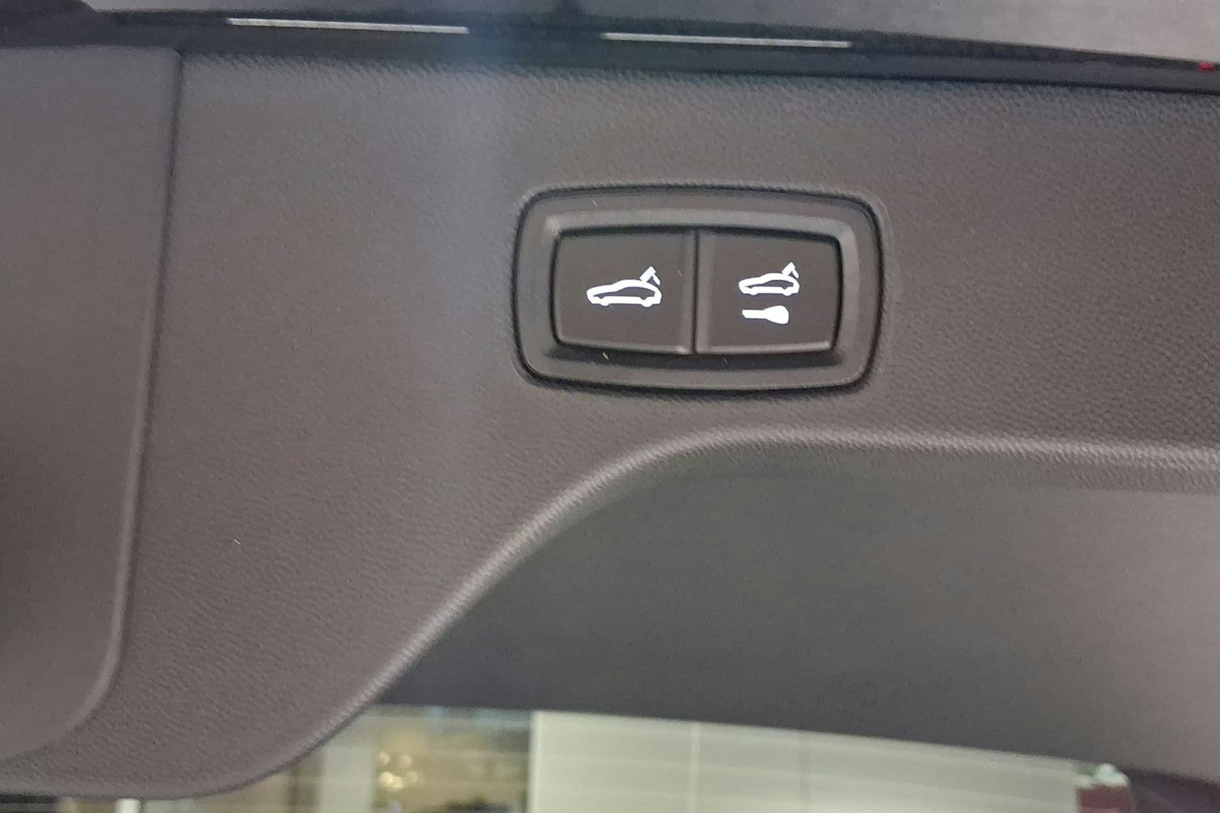 musta Porsche Macan 2026 kuva 21.