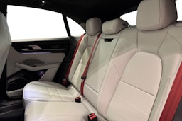 harmaa Porsche Macan 2026 kuva 8.