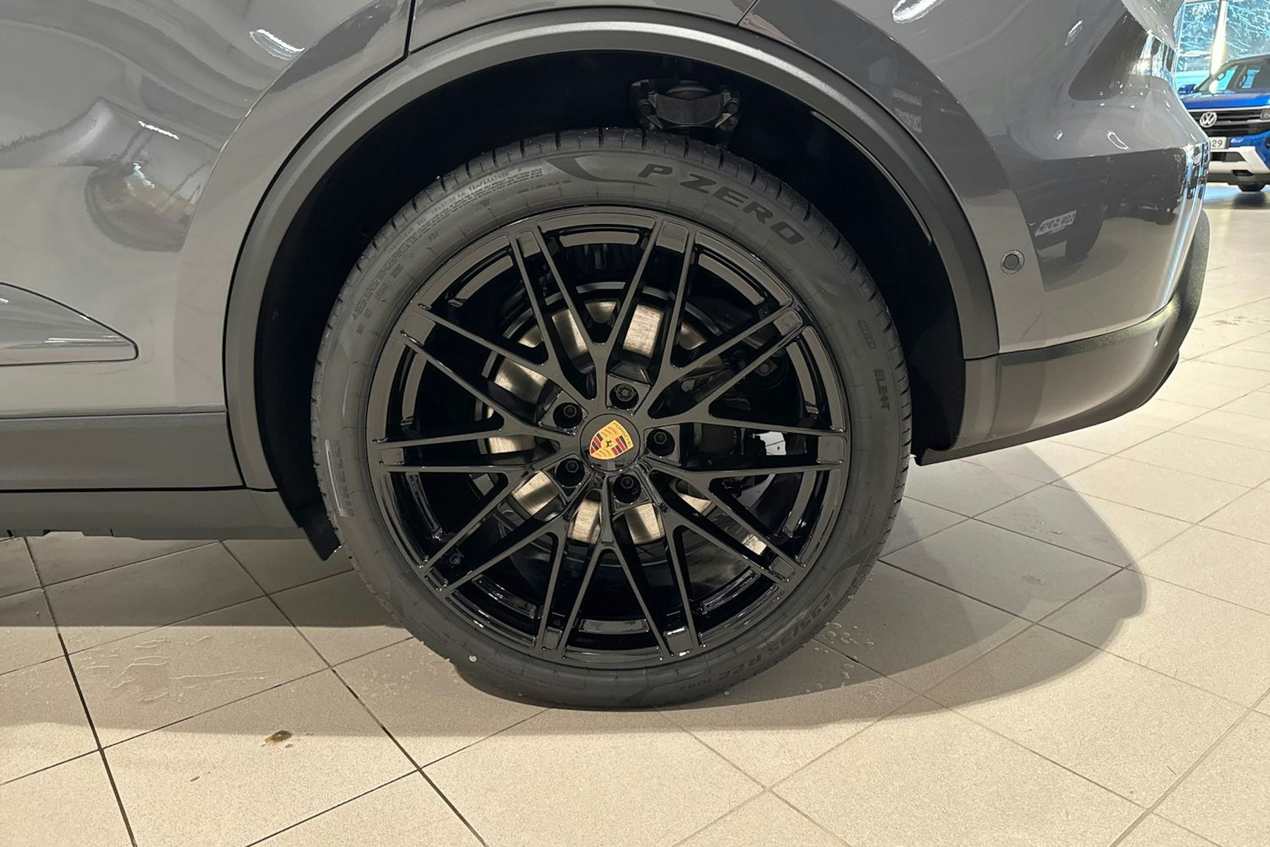 harmaa Porsche Macan 2026 kuva 10.