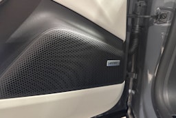 harmaa Porsche Macan 2026 kuva 14.