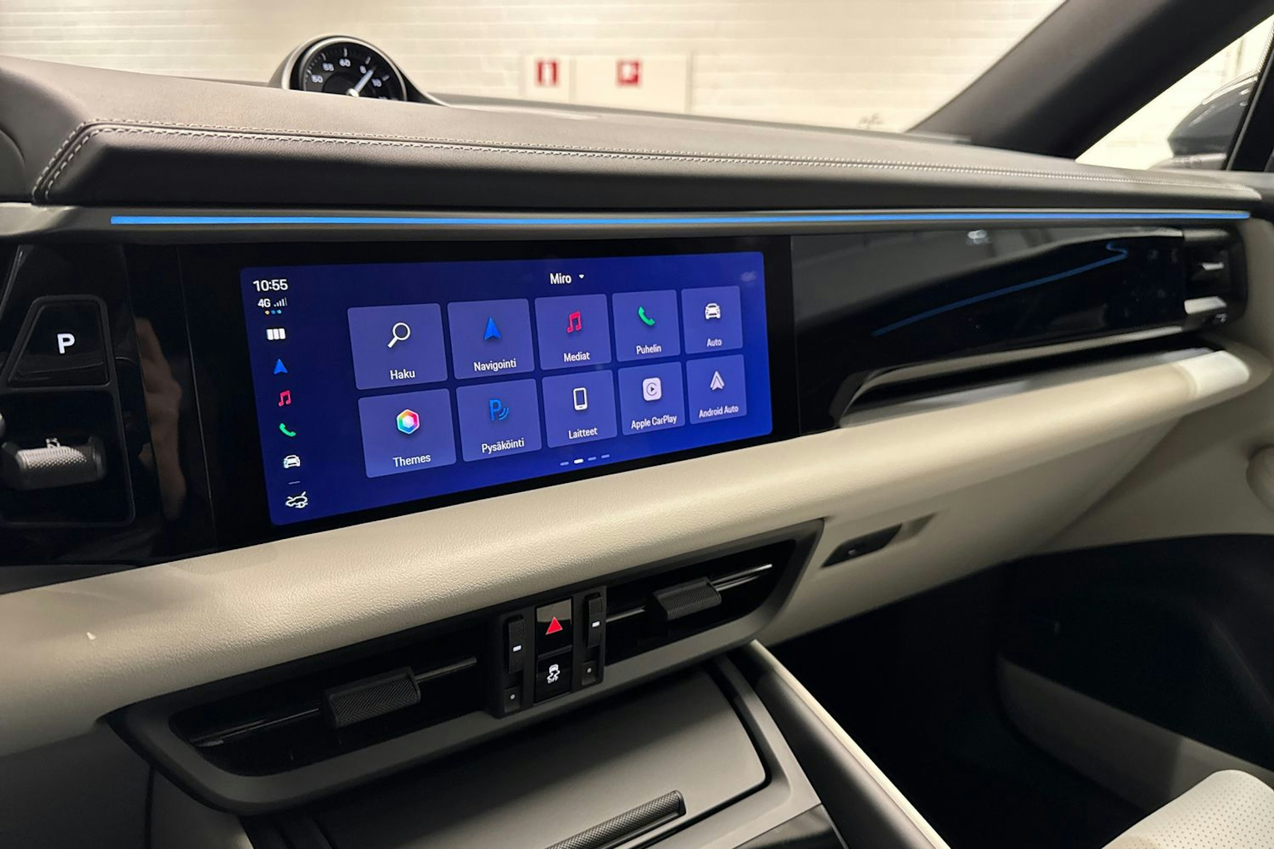 harmaa Porsche Macan 2026 kuva 19.