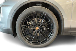 harmaa Porsche Macan 2026 kuva 9.