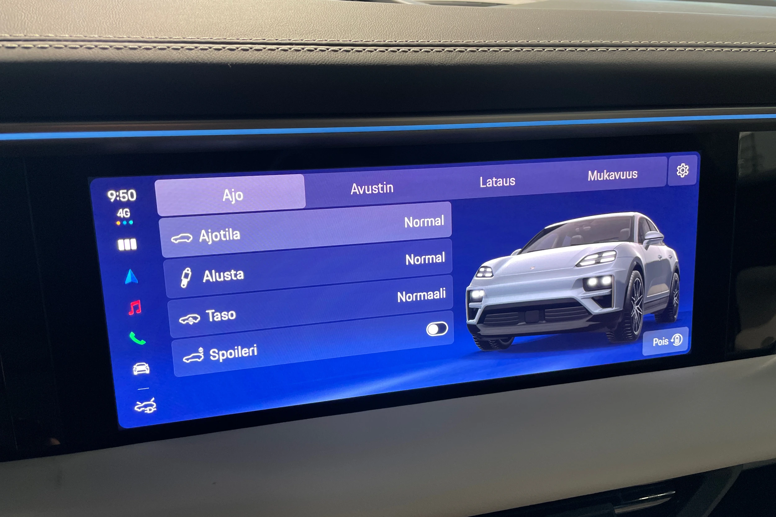 harmaa Porsche Macan 2026 kuva 13.