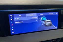 harmaa Porsche Macan 2026 kuva 14.