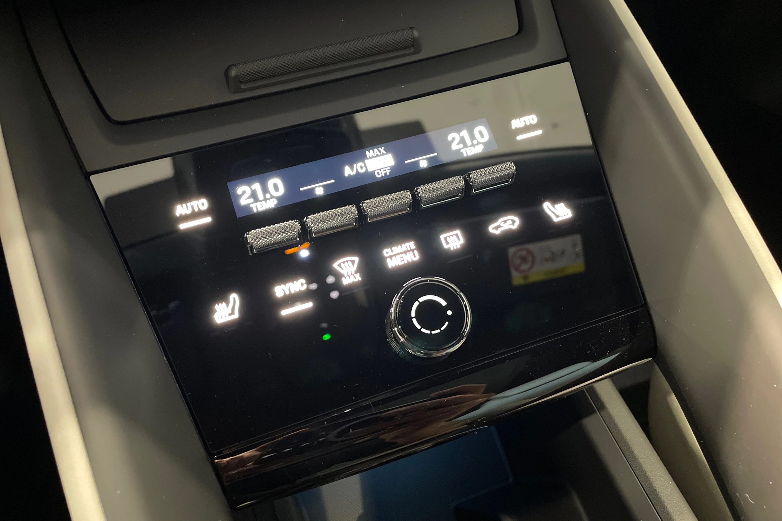 harmaa Porsche Macan 2026 kuva 15.