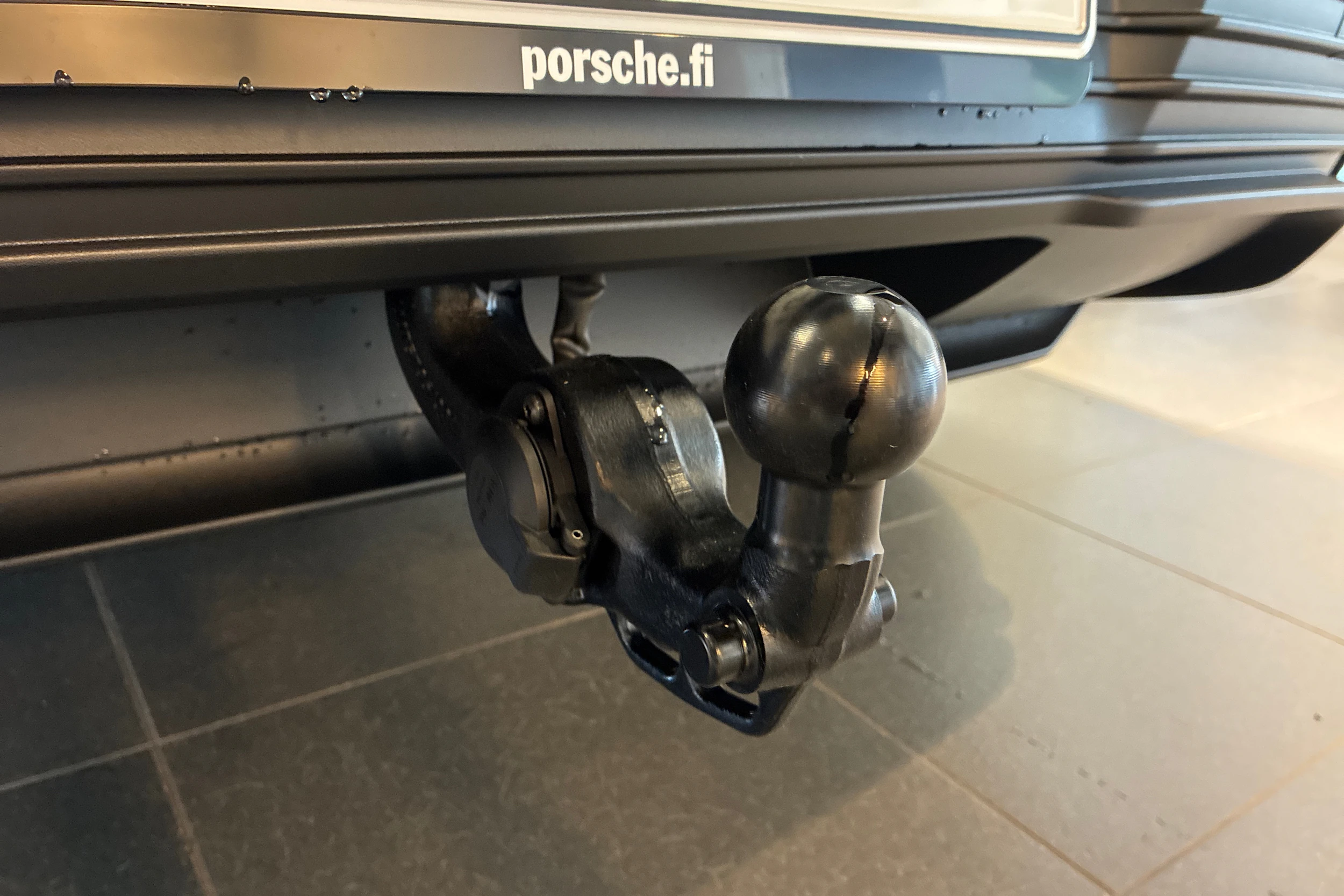 harmaa Porsche Macan 2026 kuva 23.