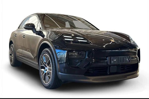 Porsche Macan 4 Advantage Package | Korkotarjous 0,99 % + kulut