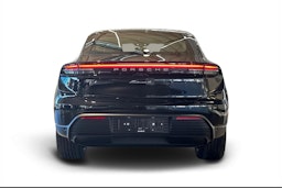 met. musta Porsche Macan 2026 kuva 3.