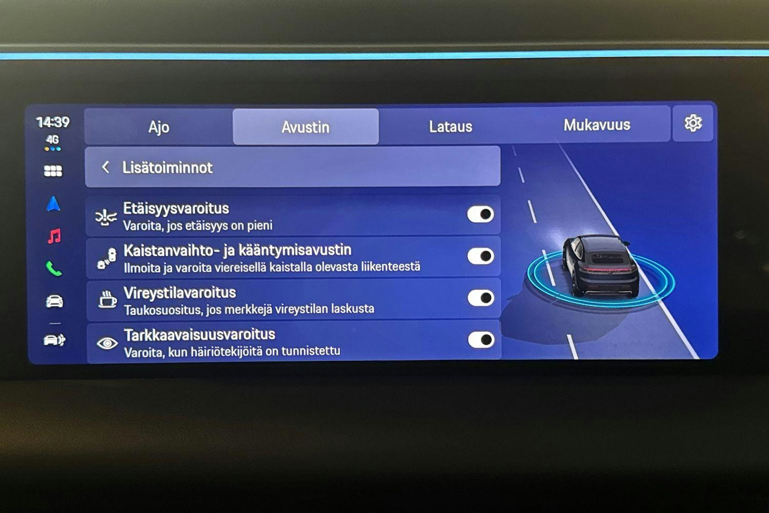 met. musta Porsche Macan 2026 kuva 20.