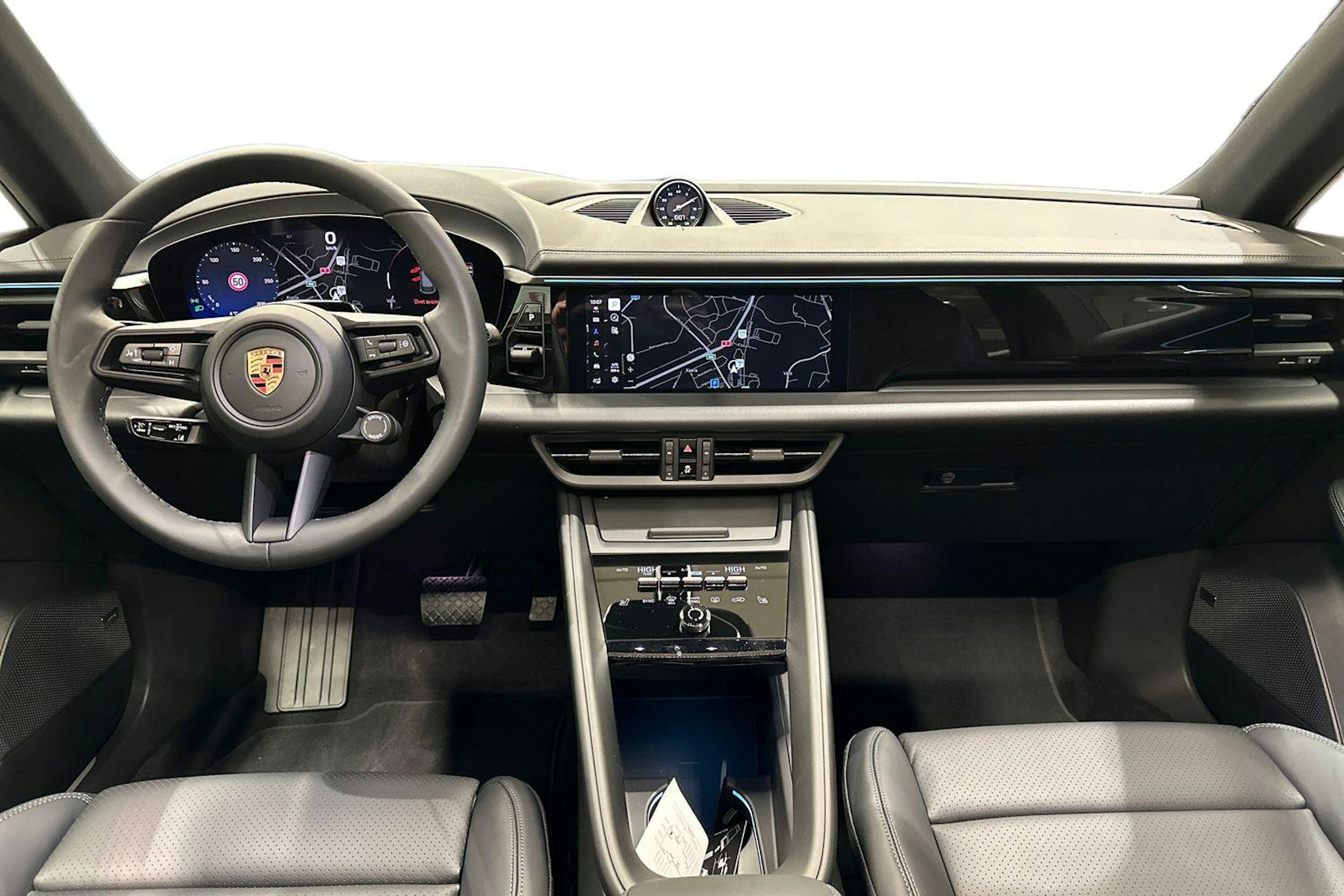 harmaa Porsche Macan 2026 kuva 7.