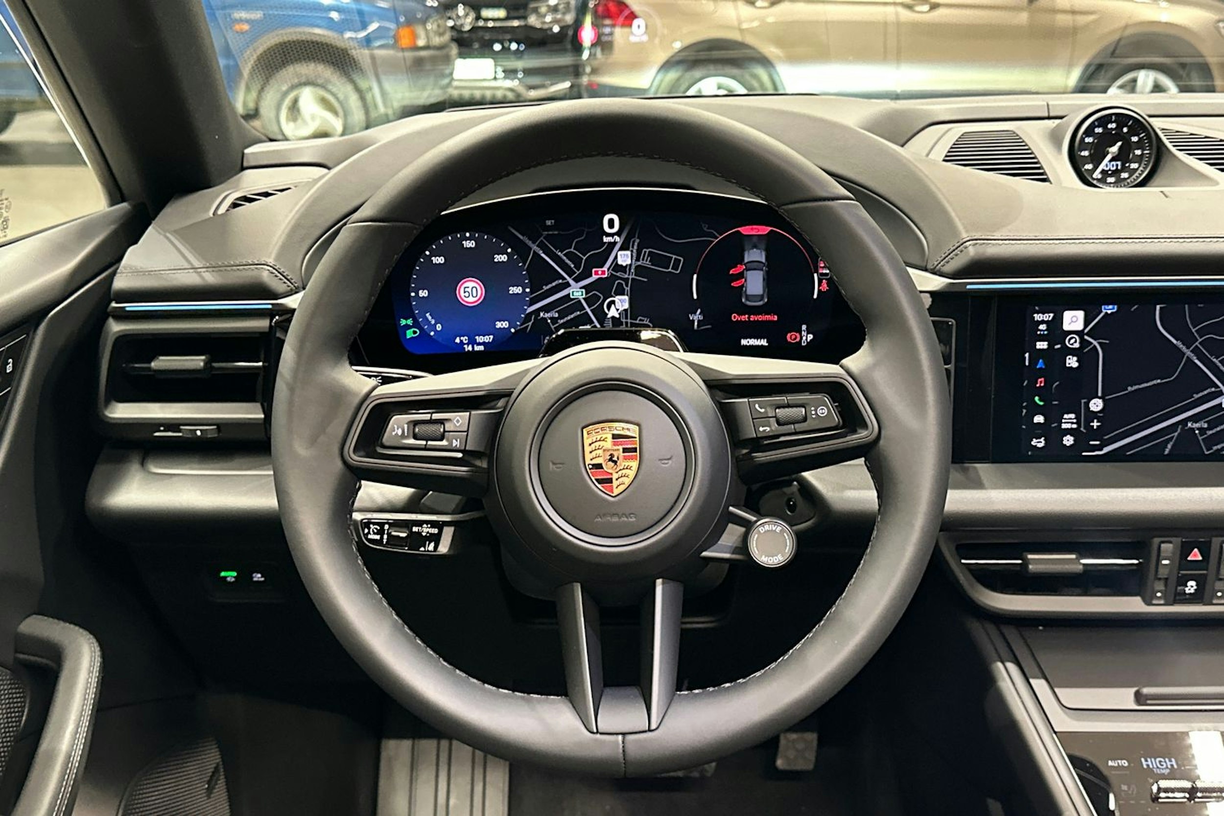 harmaa Porsche Macan 2026 kuva 10.