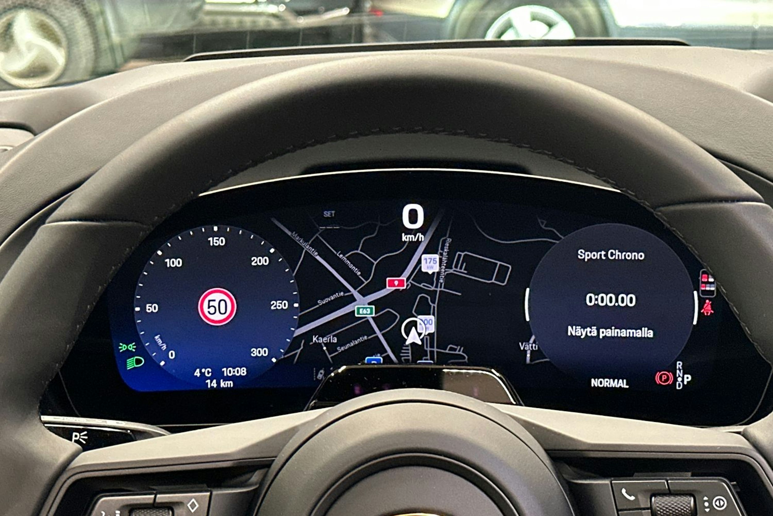 harmaa Porsche Macan 2026 kuva 13.