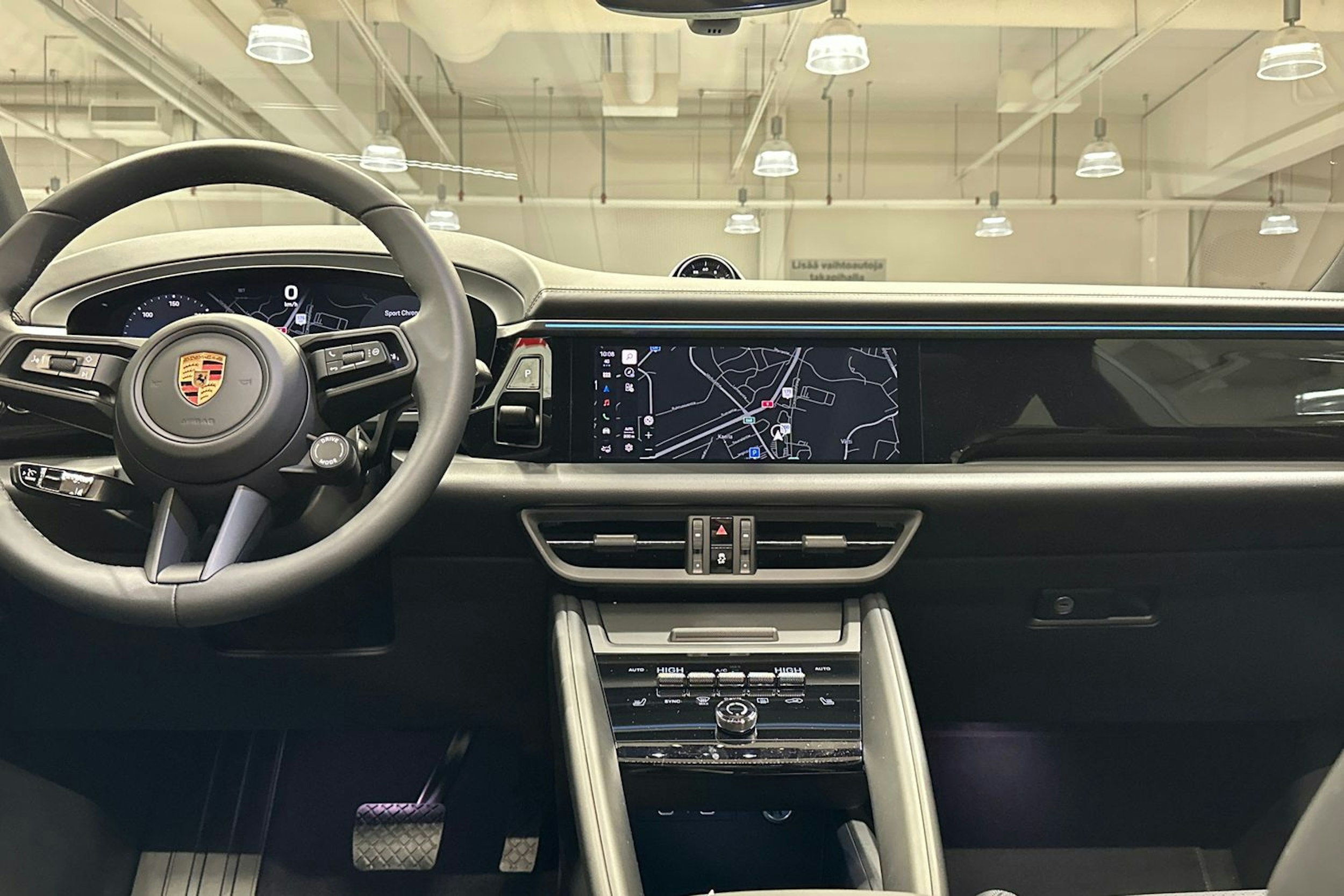 harmaa Porsche Macan 2026 kuva 14.