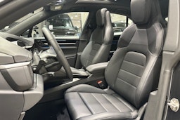 harmaa Porsche Macan 2026 kuva 17.