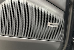 harmaa Porsche Macan 2026 kuva 19.