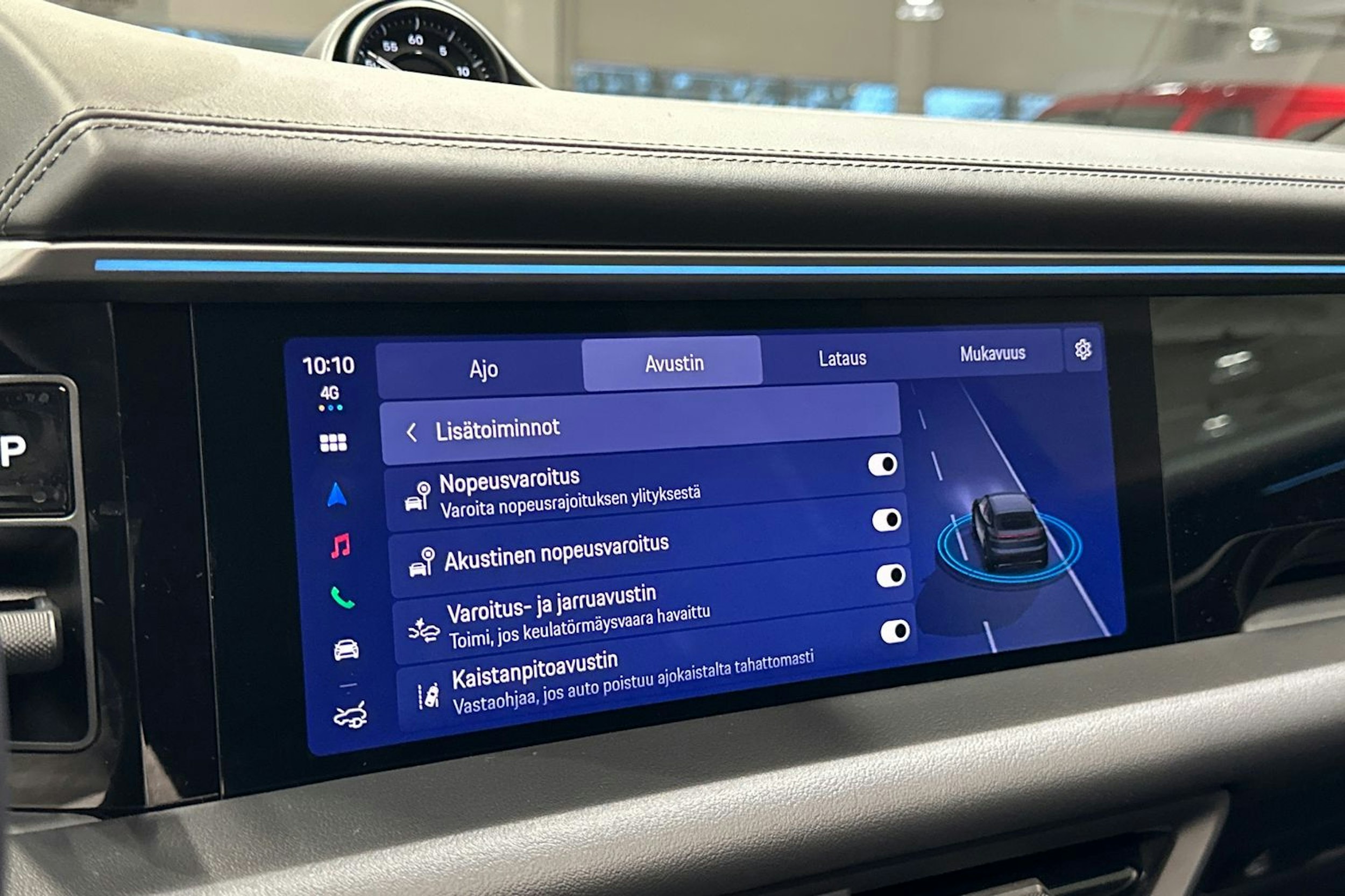 harmaa Porsche Macan 2026 kuva 22.