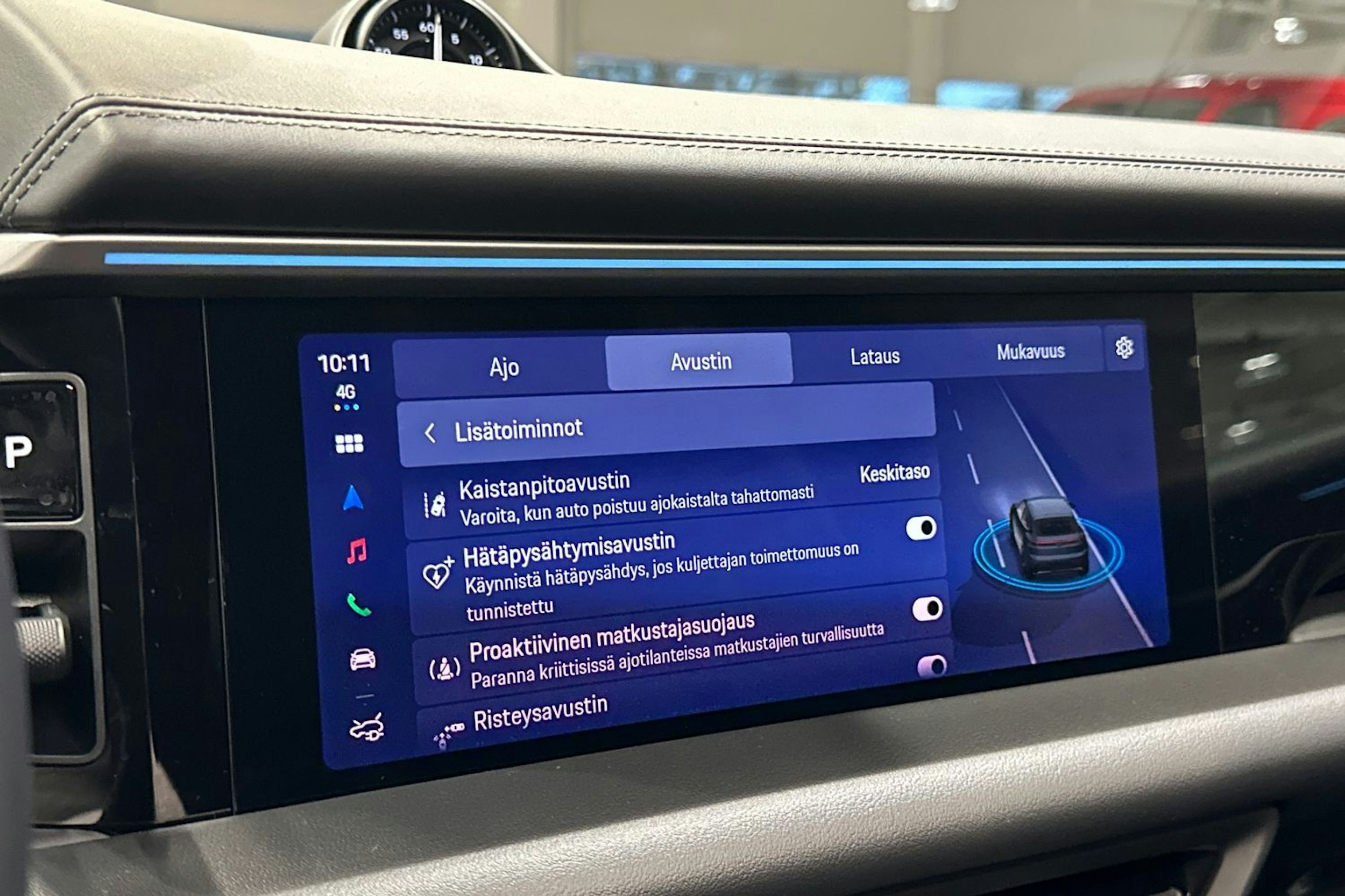 harmaa Porsche Macan 2026 kuva 23.