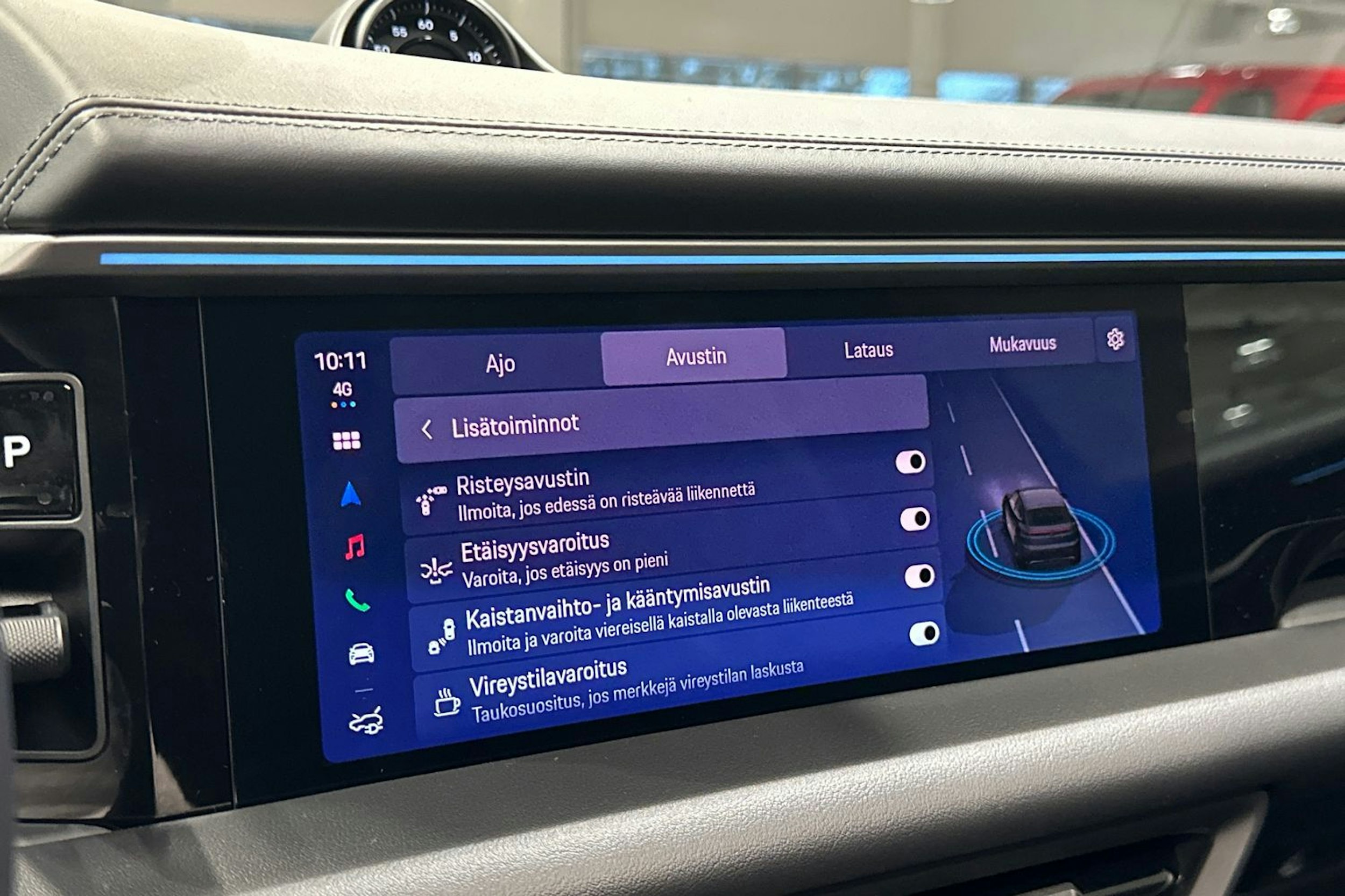 harmaa Porsche Macan 2026 kuva 24.