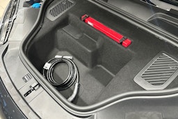 harmaa Porsche Macan 2026 kuva 28.