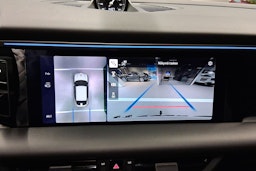 valkoinen Porsche Macan 2026 kuva 15.