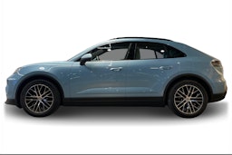 sininen Porsche Macan 2026 kuva 5.