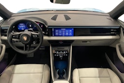 sininen Porsche Macan 2026 kuva 7.