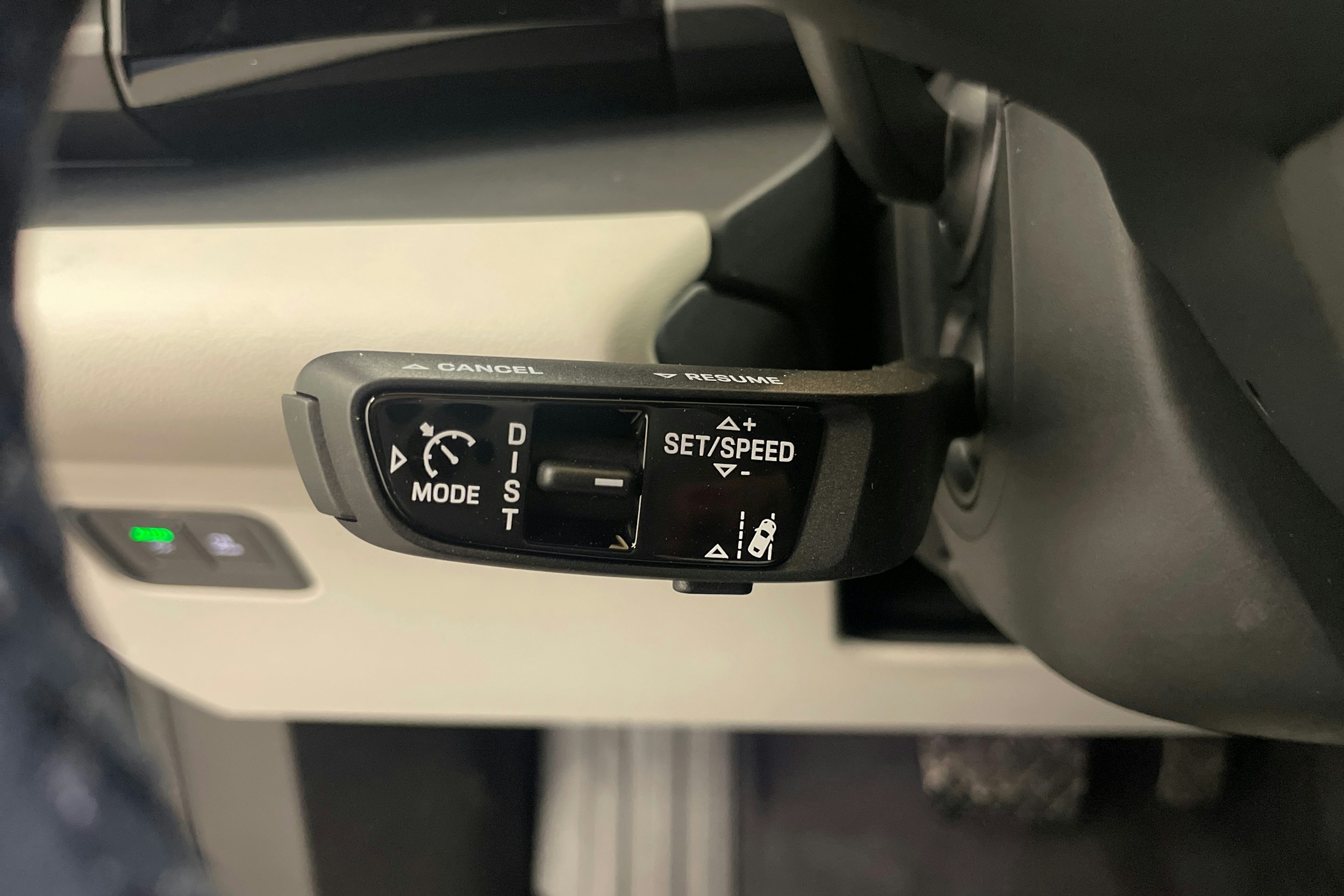 sininen Porsche Macan 2026 kuva 14.