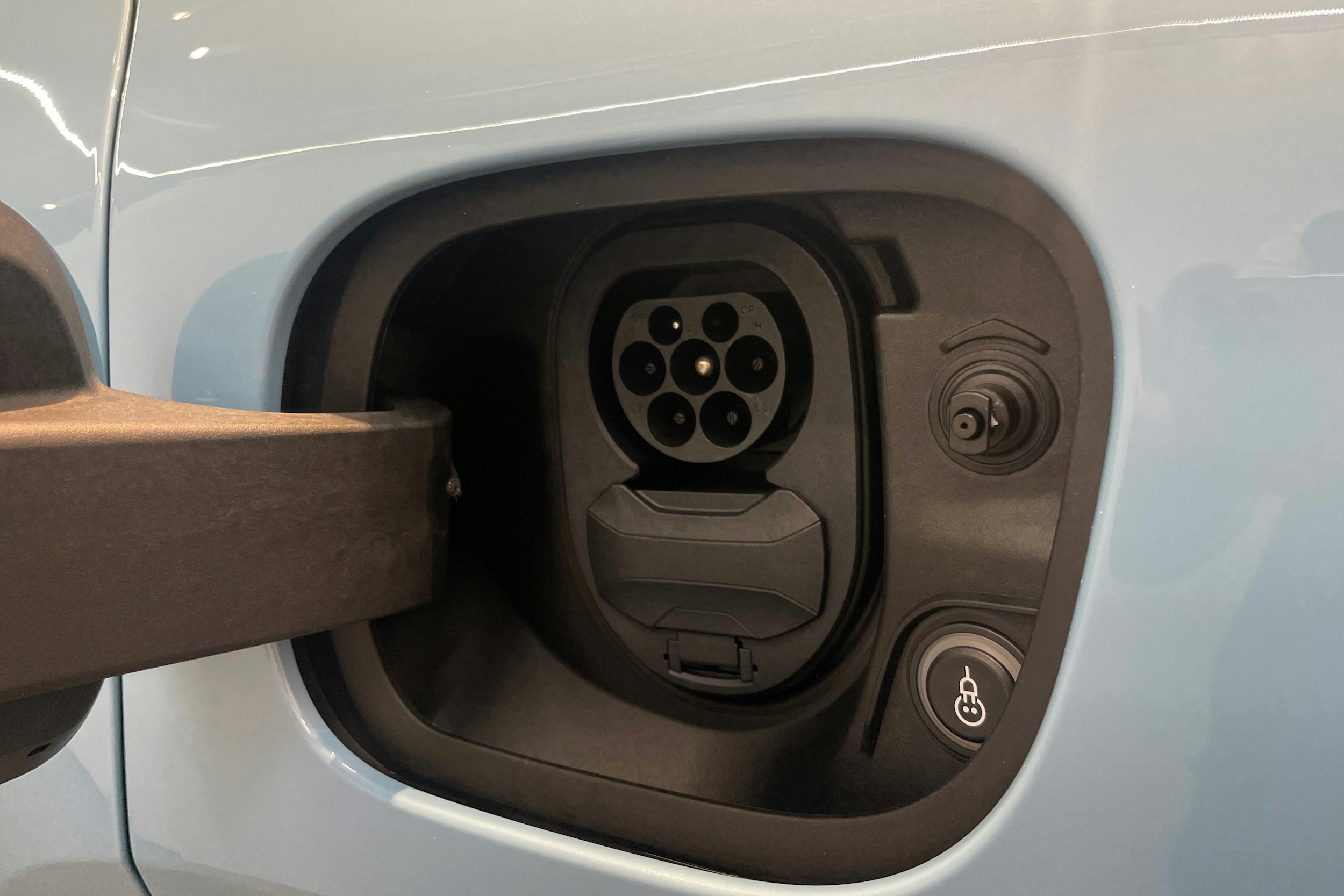 sininen Porsche Macan 2026 kuva 23.