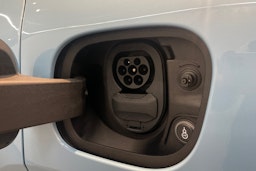 sininen Porsche Macan 2026 kuva 23.