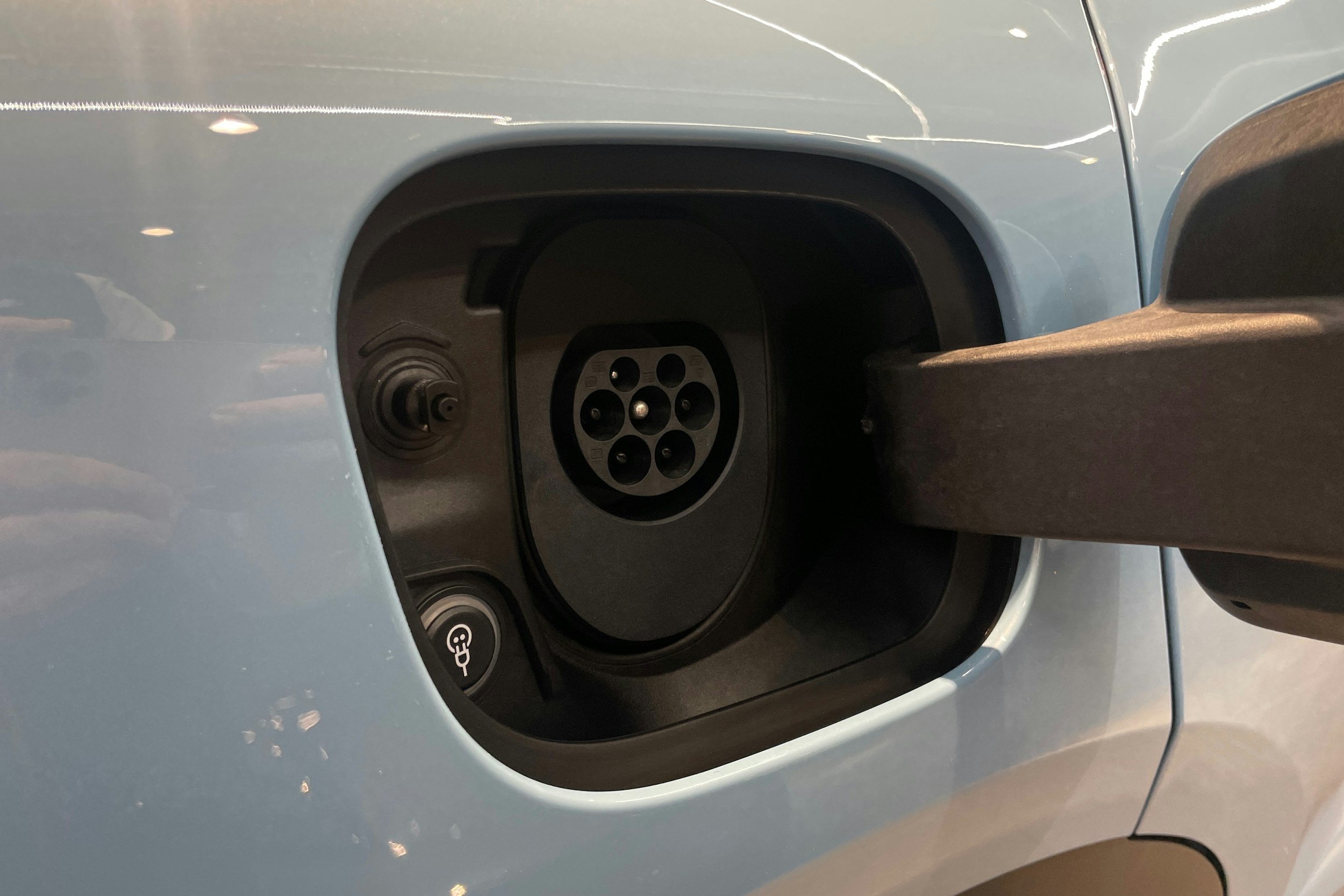 sininen Porsche Macan 2026 kuva 24.