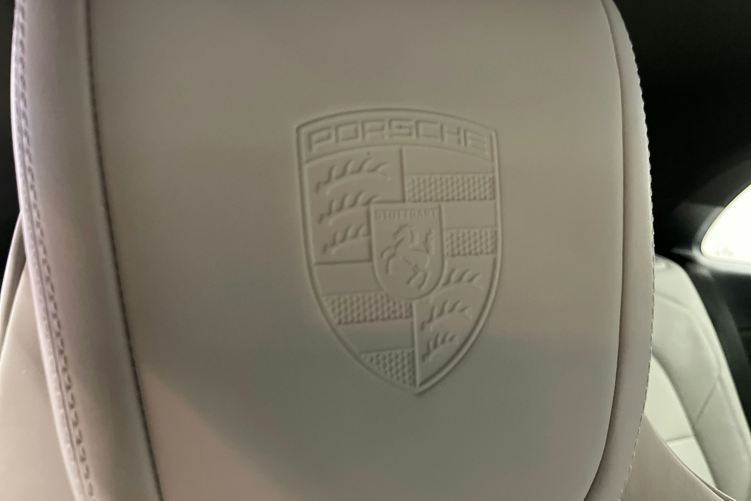 sininen Porsche Macan 2026 kuva 28.