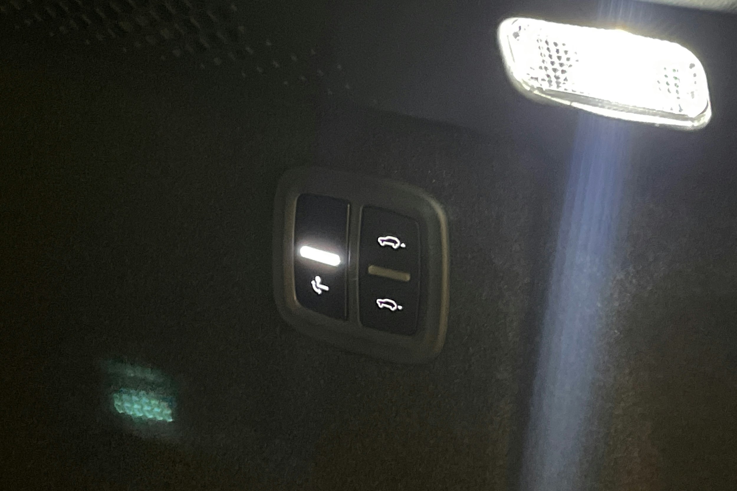 sininen Porsche Macan 2026 kuva 30.