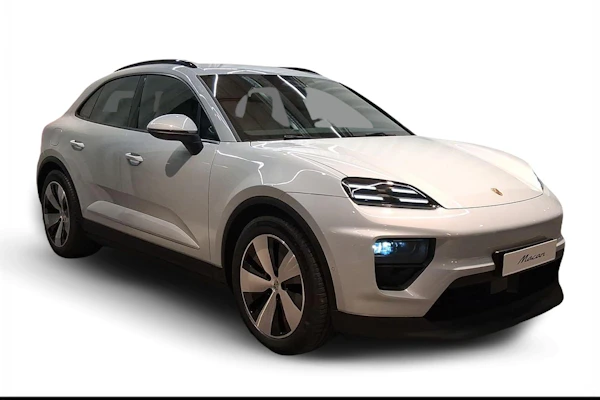 Porsche Macan 4 Advantage Package | Korkotarjous 0,99 % + kulut