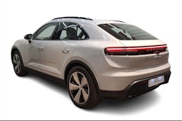 met. harmaa Porsche Macan 2026 kuva 2.