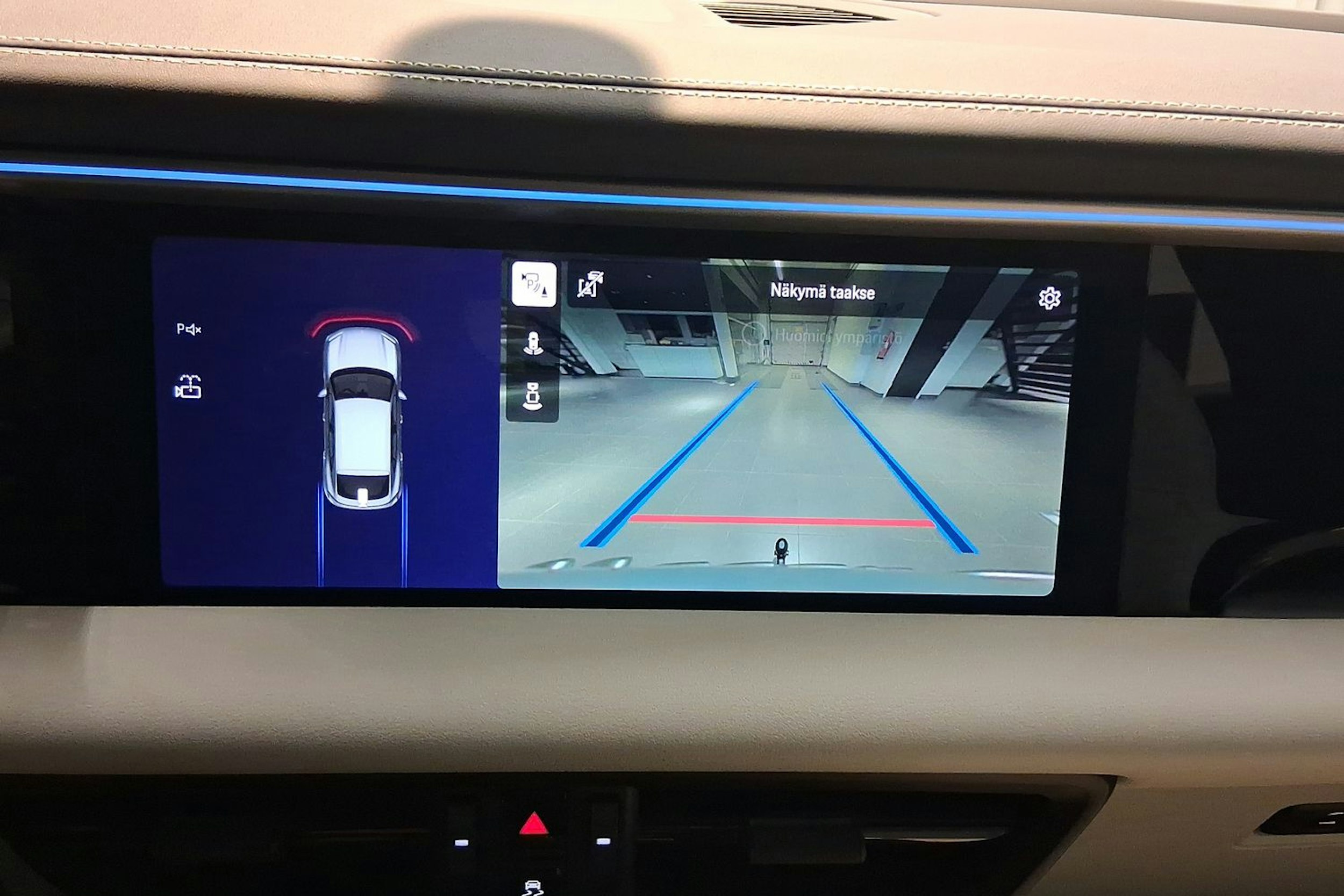 met. harmaa Porsche Macan 2026 kuva 16.