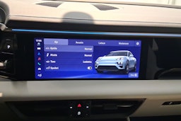 met. harmaa Porsche Macan 2026 kuva 17.