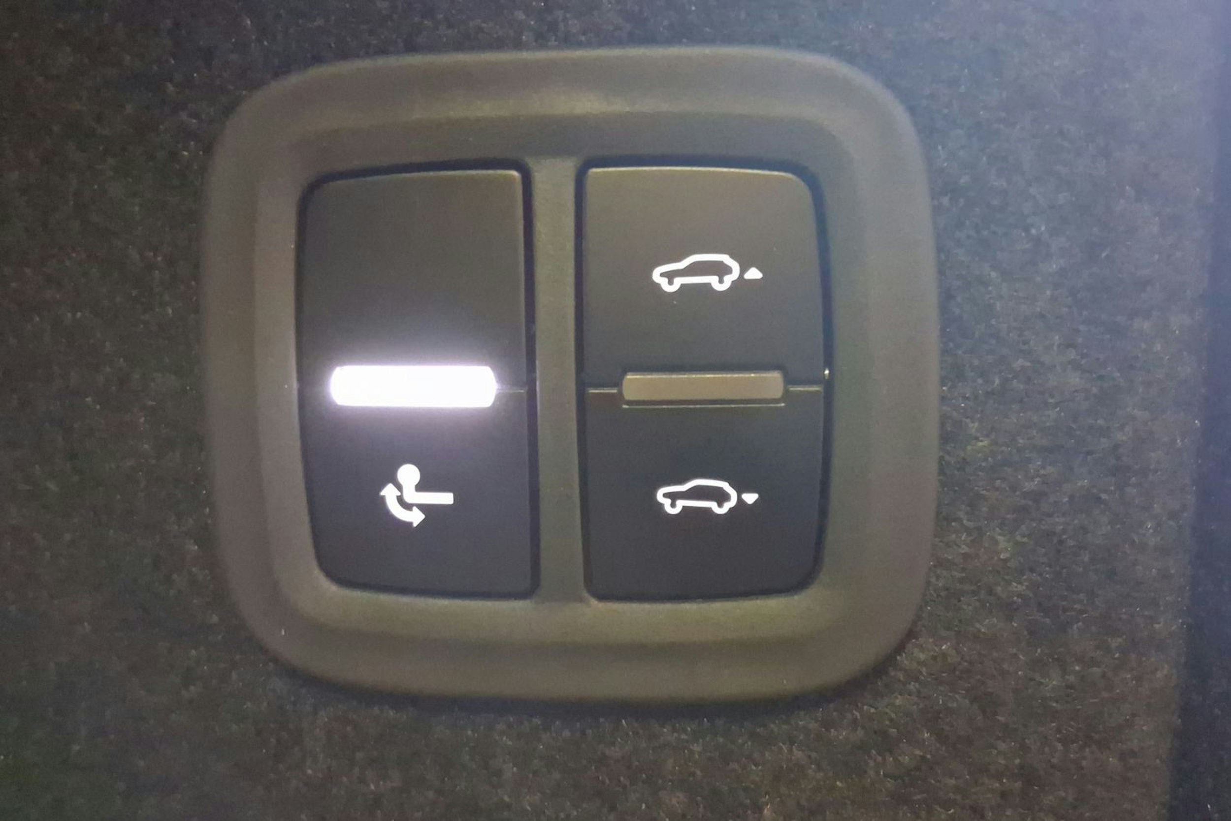 met. harmaa Porsche Macan 2026 kuva 22.