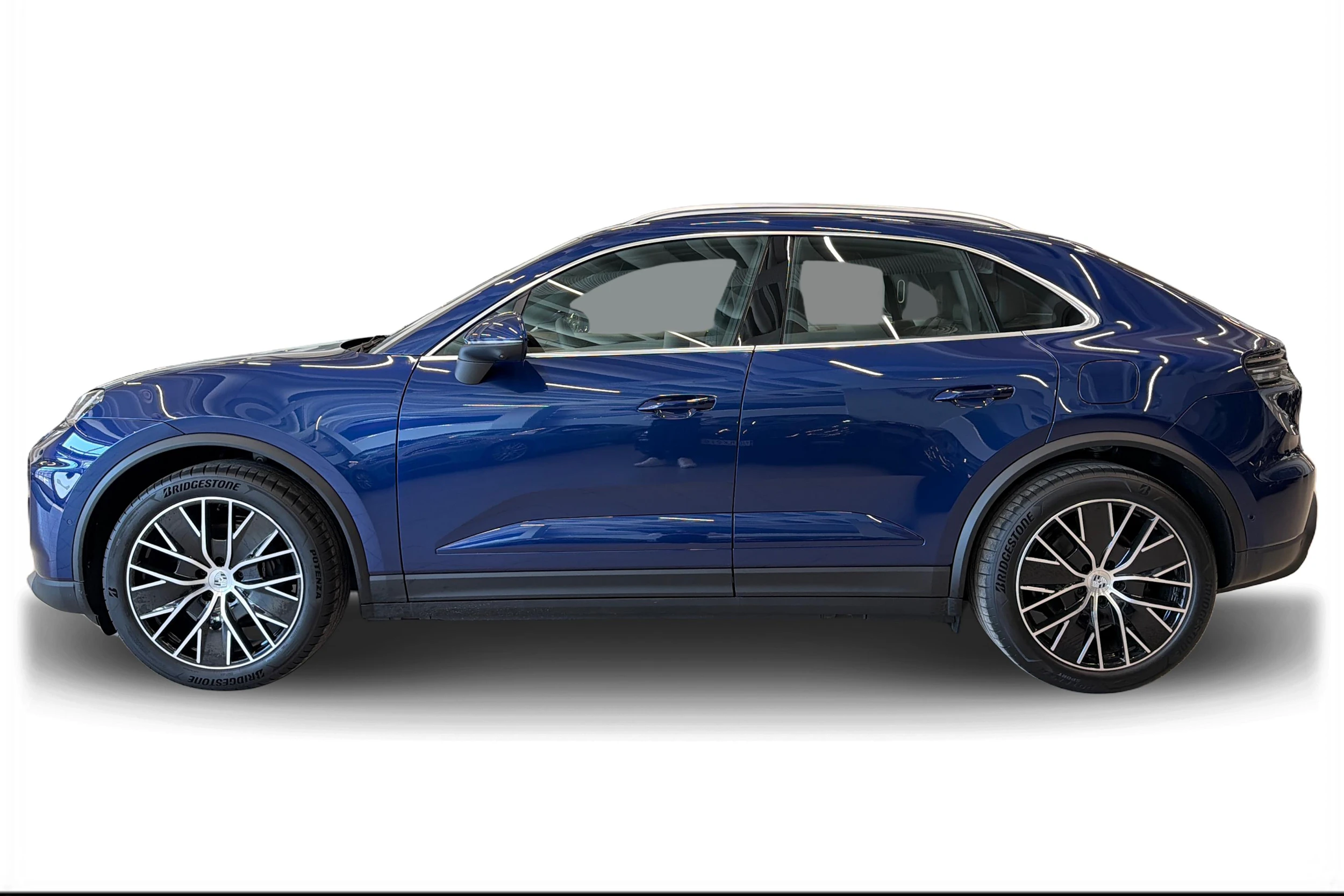 sininen Porsche Macan 2026 kuva 6.