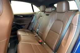 sininen Porsche Macan 2026 kuva 9.