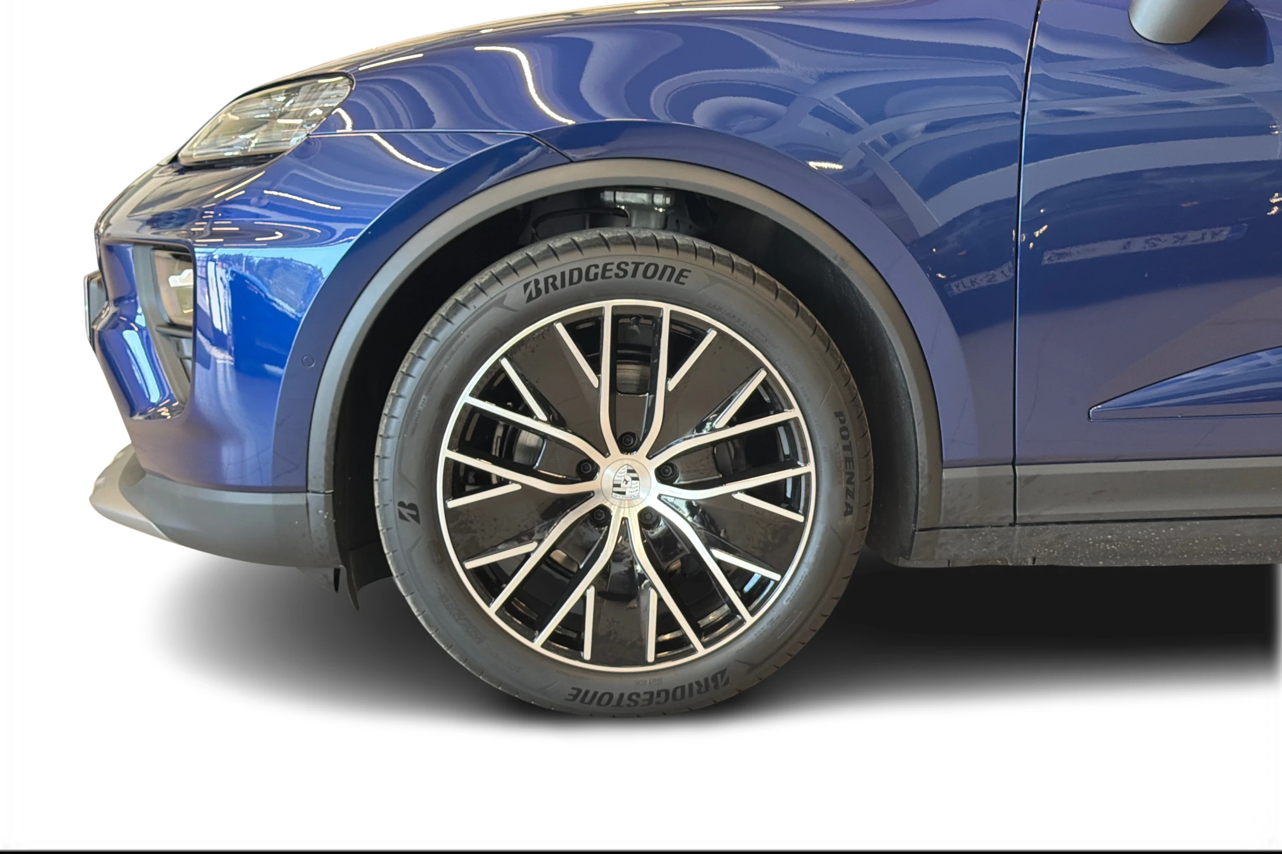 sininen Porsche Macan 2026 kuva 10.